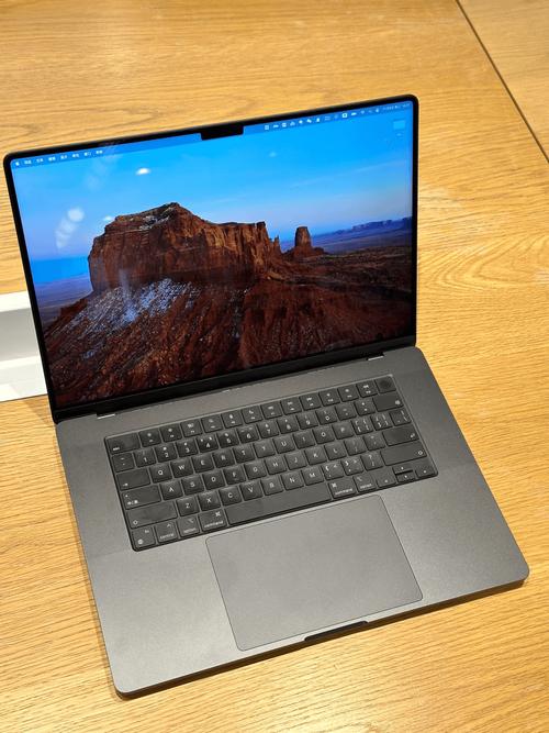 全新 MACBOOKPRO 高清,带你体验极致视觉盛宴